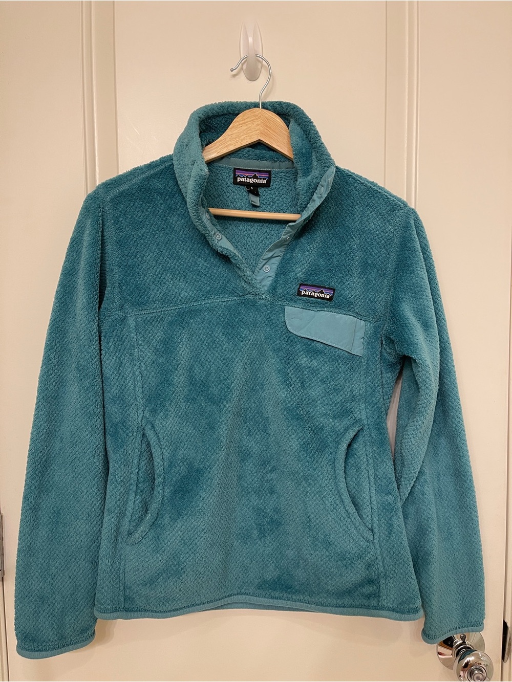 Patagonia Teal Fleece Jacket with Multicolor Logo